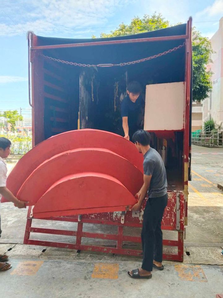 รุ่งโรจน์ รถรับจ้างขนย้าย